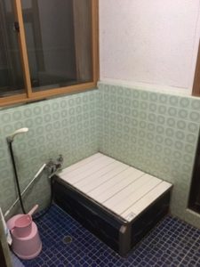 千葉県成田市 浴室リフォーム|ご両親のために安全面を第一に考え手すりと操作性の楽なUBへ