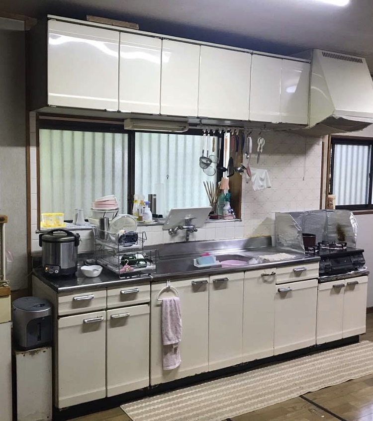 茨城県阿見町 キッチンリフォーム|ダウンウォール収納で快適に!