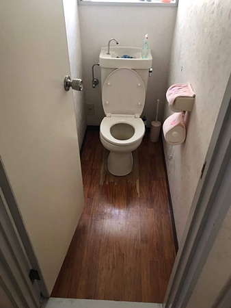 千葉県富里市トイレリフォーム|廊下との床の段差を解消