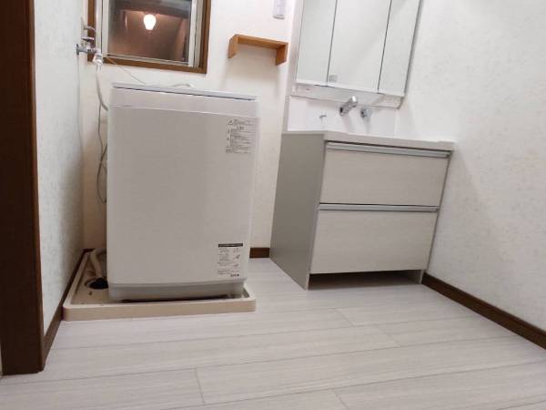 茨城県神栖市洗面所リフォーム|洗面化粧台と床の張り替え