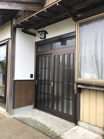千葉県香取市玄関ドアリフォーム 和風の雰囲気そのままに ハウジング重兵衛