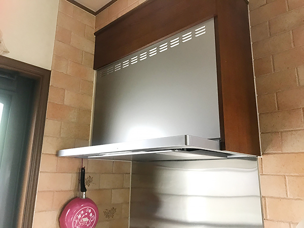千葉県印旛郡レンジフード交換 Lixilよごれんフードで時短に ハウジング重兵衛
