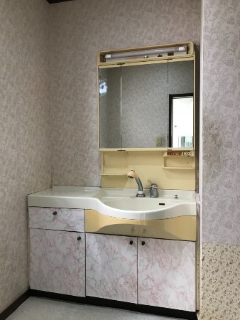 千葉県佐倉市洗面化粧台リフォーム|漏水で木部腐食