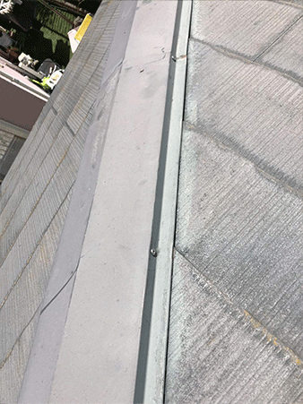千葉県東金市屋根リフォーム|浮いてきてしまったビスの施工