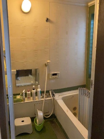 千葉県佐倉市浴室洗面室リフォーム｜グリーンのアクセントパネル