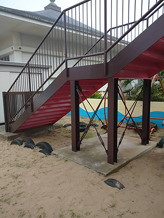 茨城県神栖市階段リフォーム サビの出ていた外階段を再塗装 ハウジング重兵衛