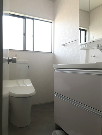千葉県成田市洗面化粧台トイレリフォーム|きれいな別空間に