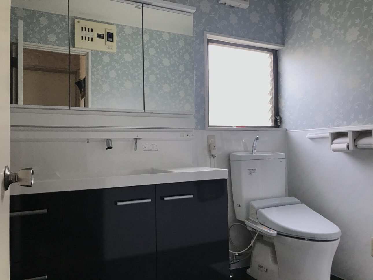 千葉県成田市洗面化粧台トイレリフォーム|きれいな別空間に