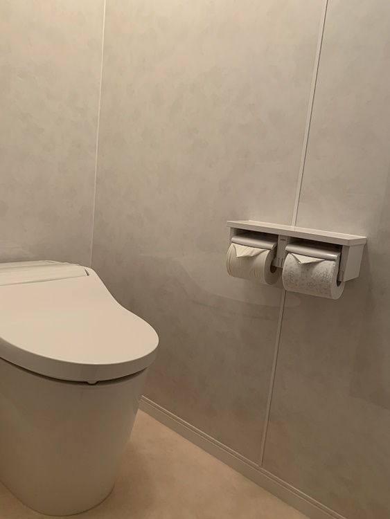 シンプルなトイレのリフォーム