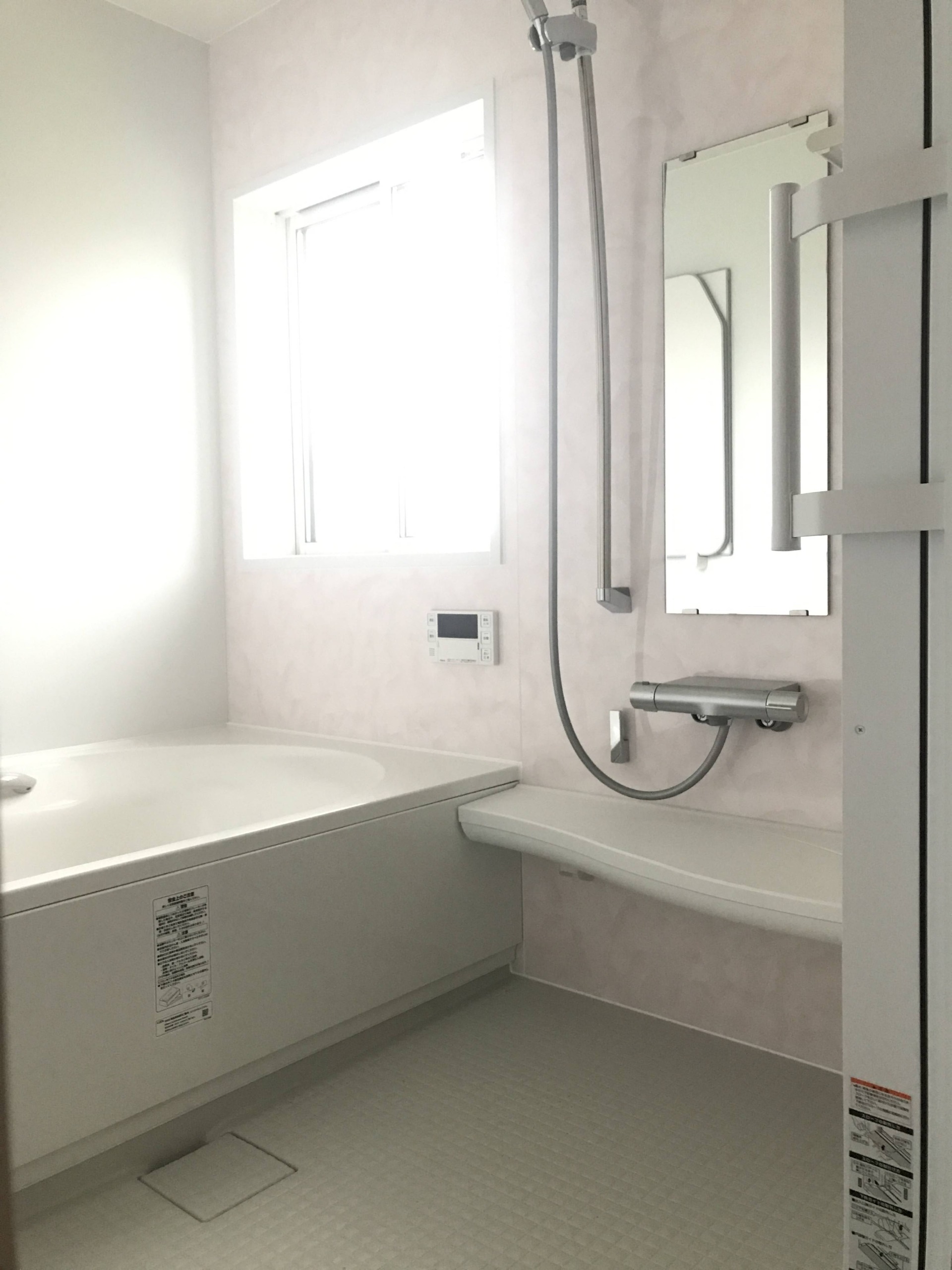 物置場が清潔感のあるお風呂場に