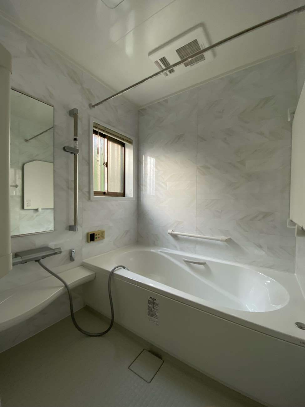 温水式の換気乾燥暖房機から電気式に