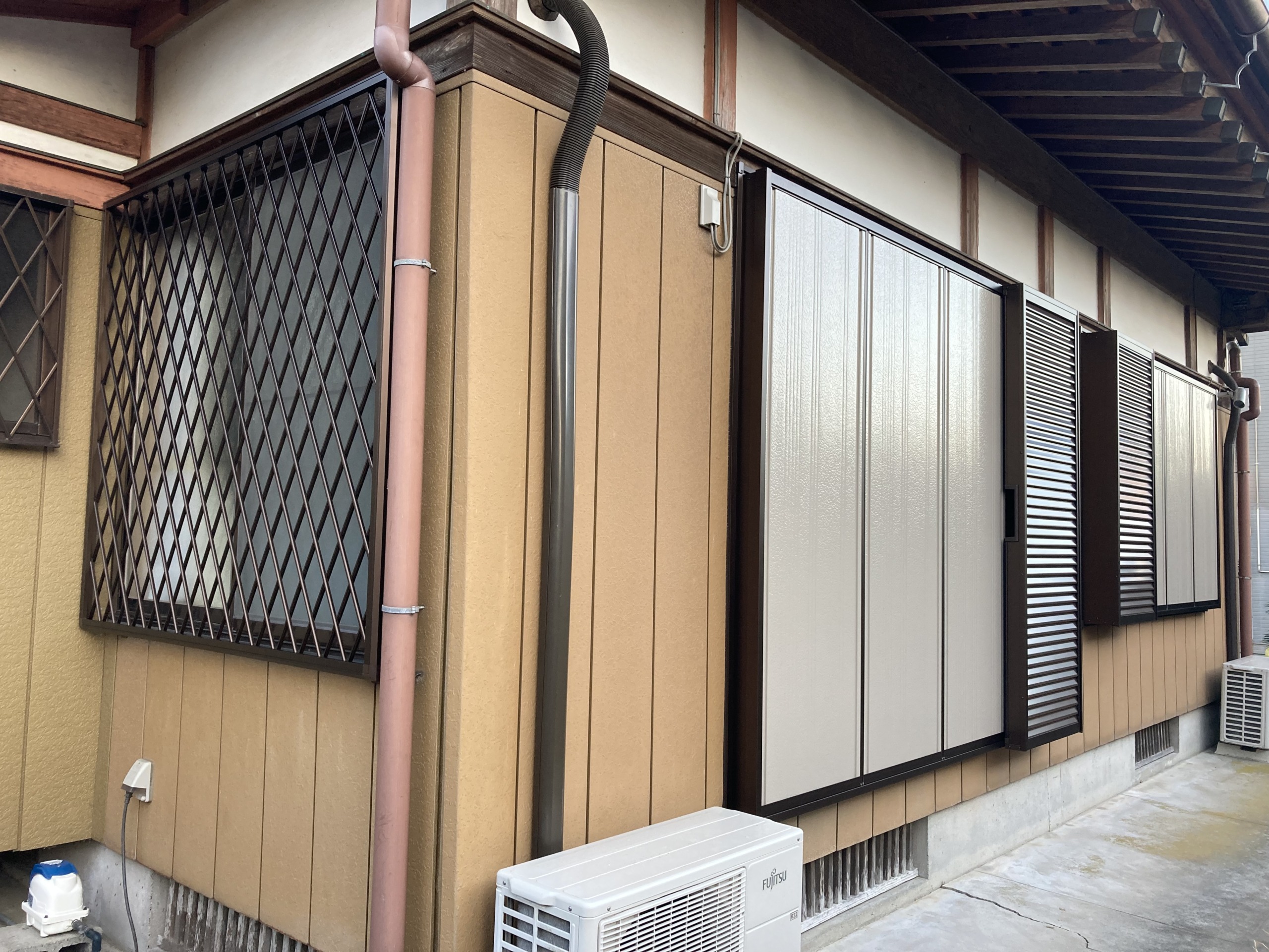 防犯防災への工夫満載の窓辺に