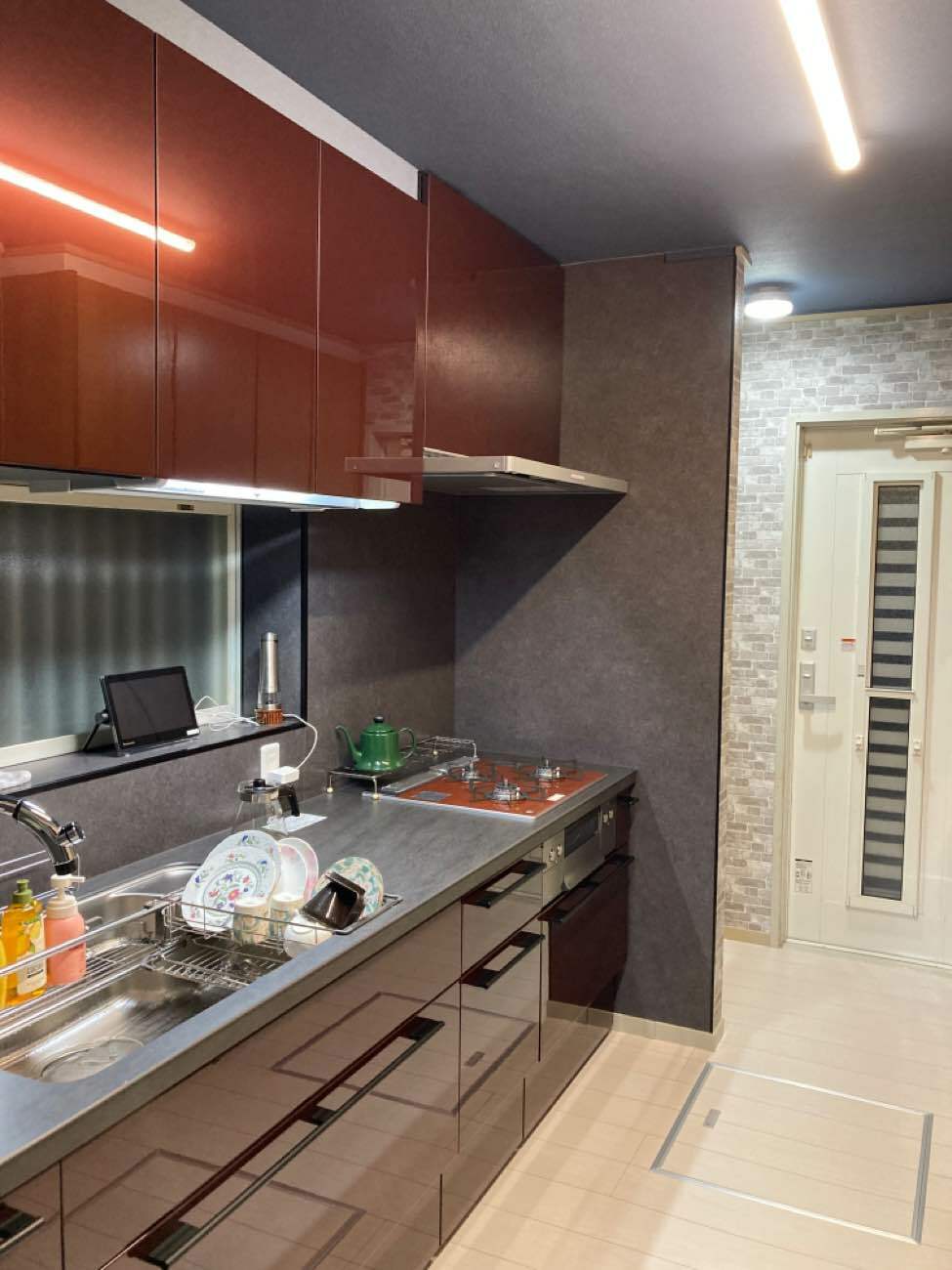 高級感溢れるキッチンに大変身