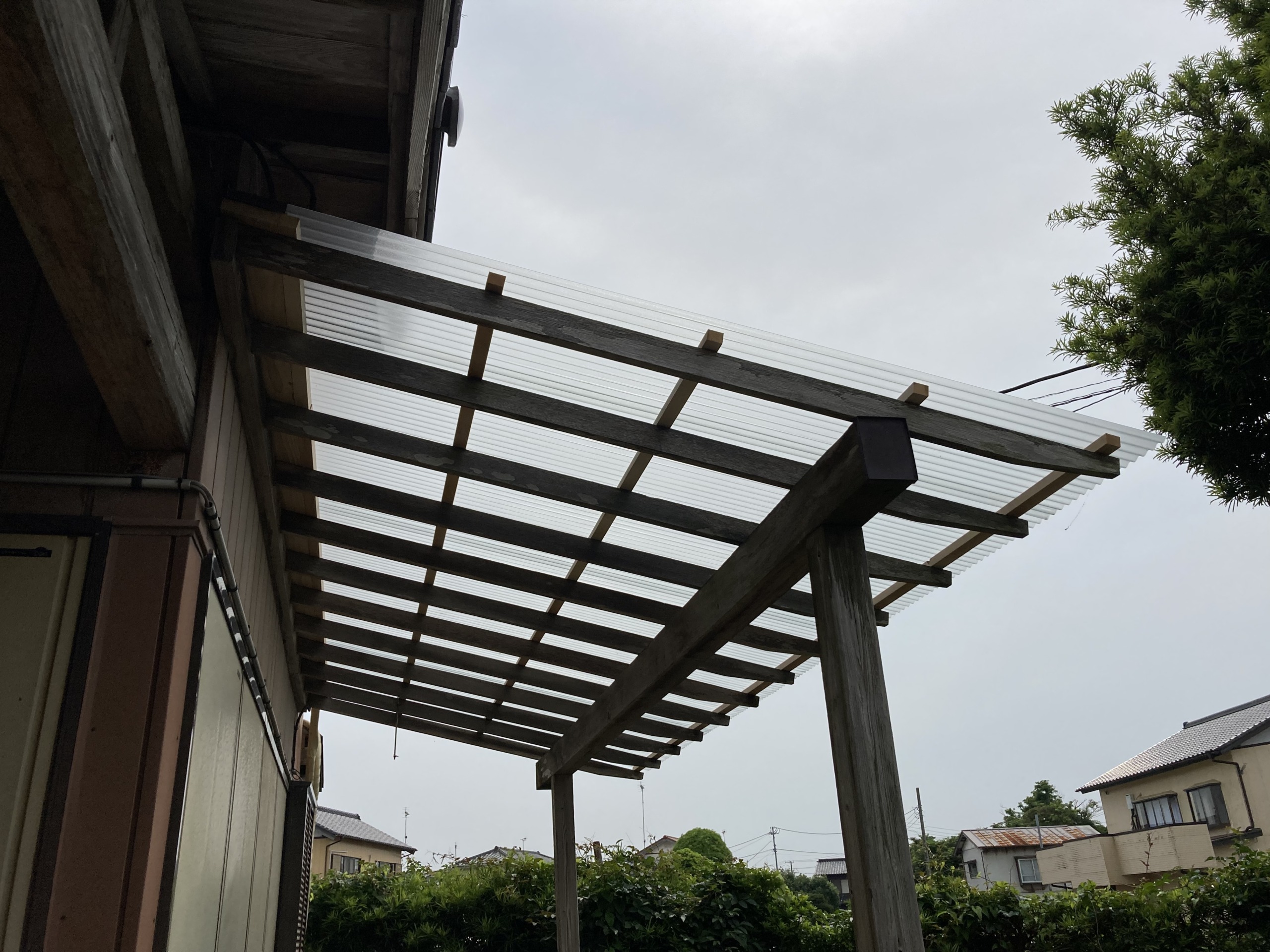 屋根材交換で2年間のモヤモヤがスッキリ！