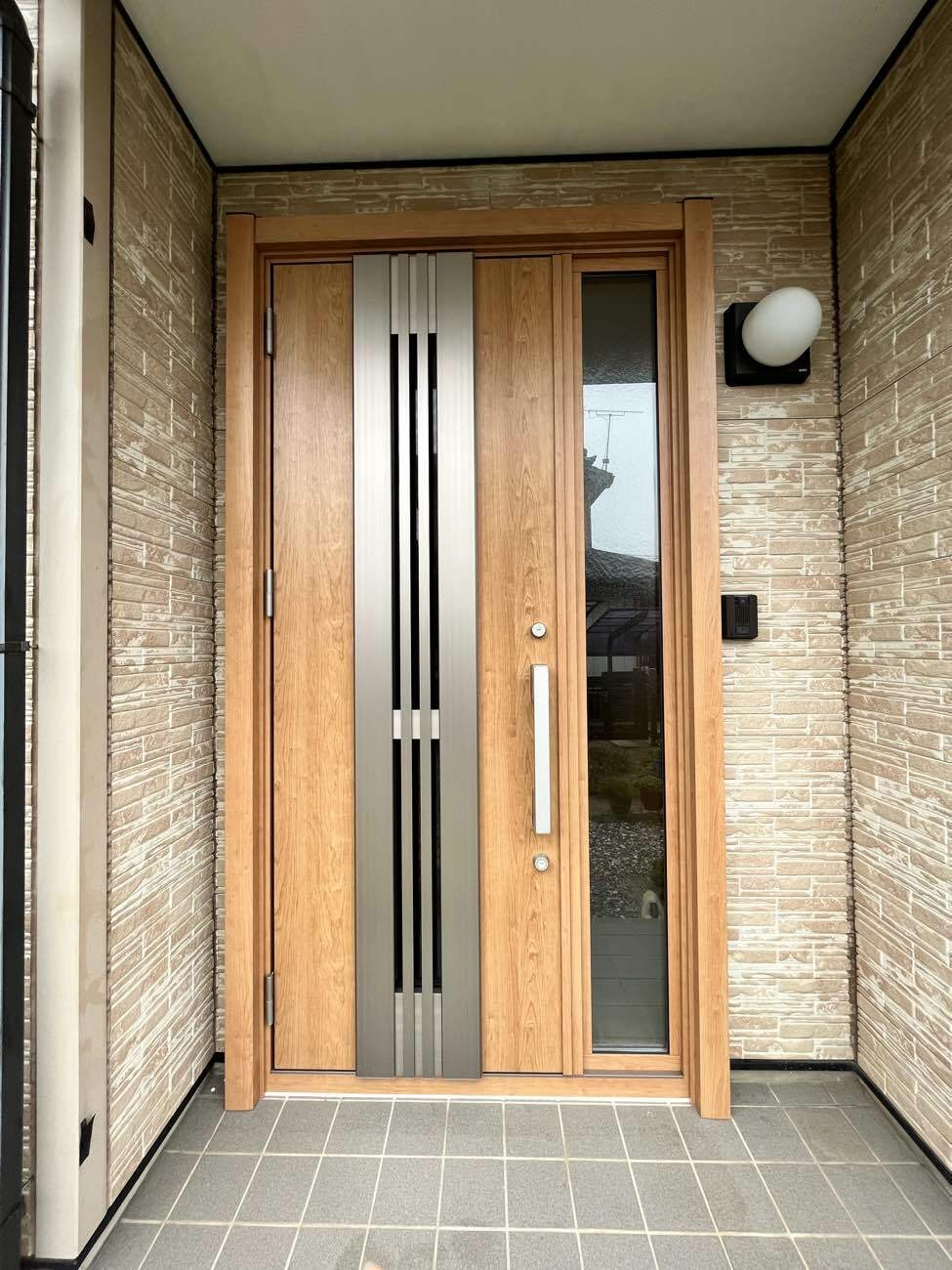 明るく風通しの良い扉へ交換