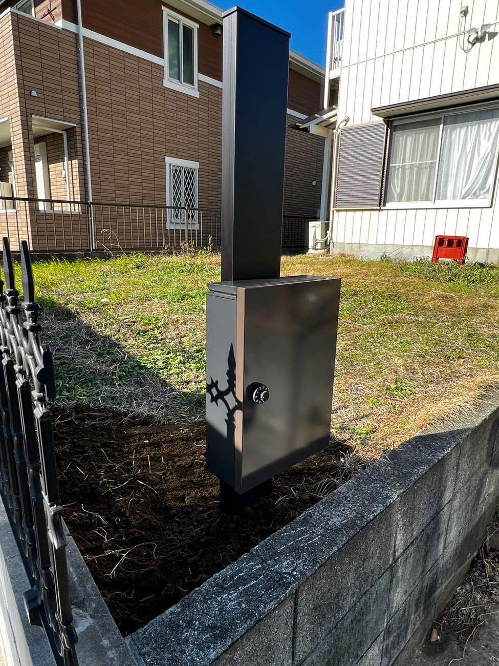 インターホンを玄関から離し防犯対策に