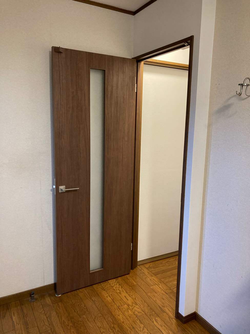 廊下直結だったリビングにドアを新設