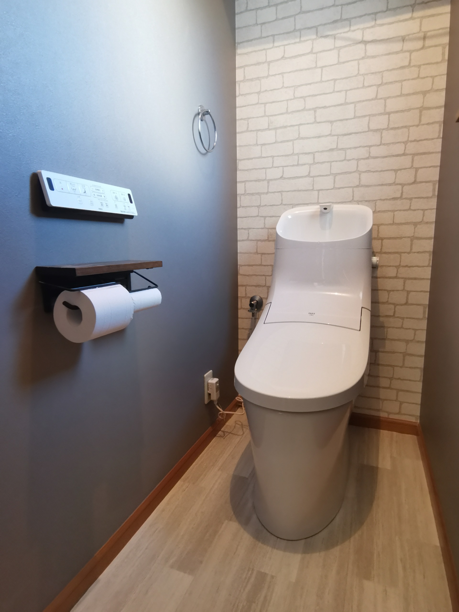 クロス張り分けがポイントの素敵空間