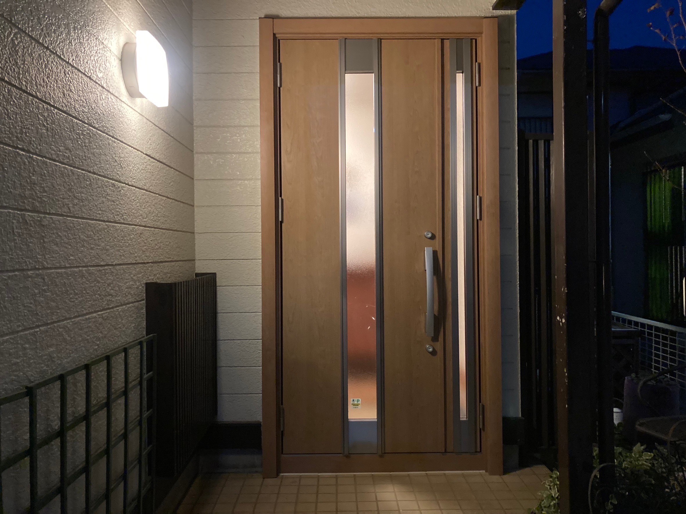 採光と防犯、どちらも叶える玄関に