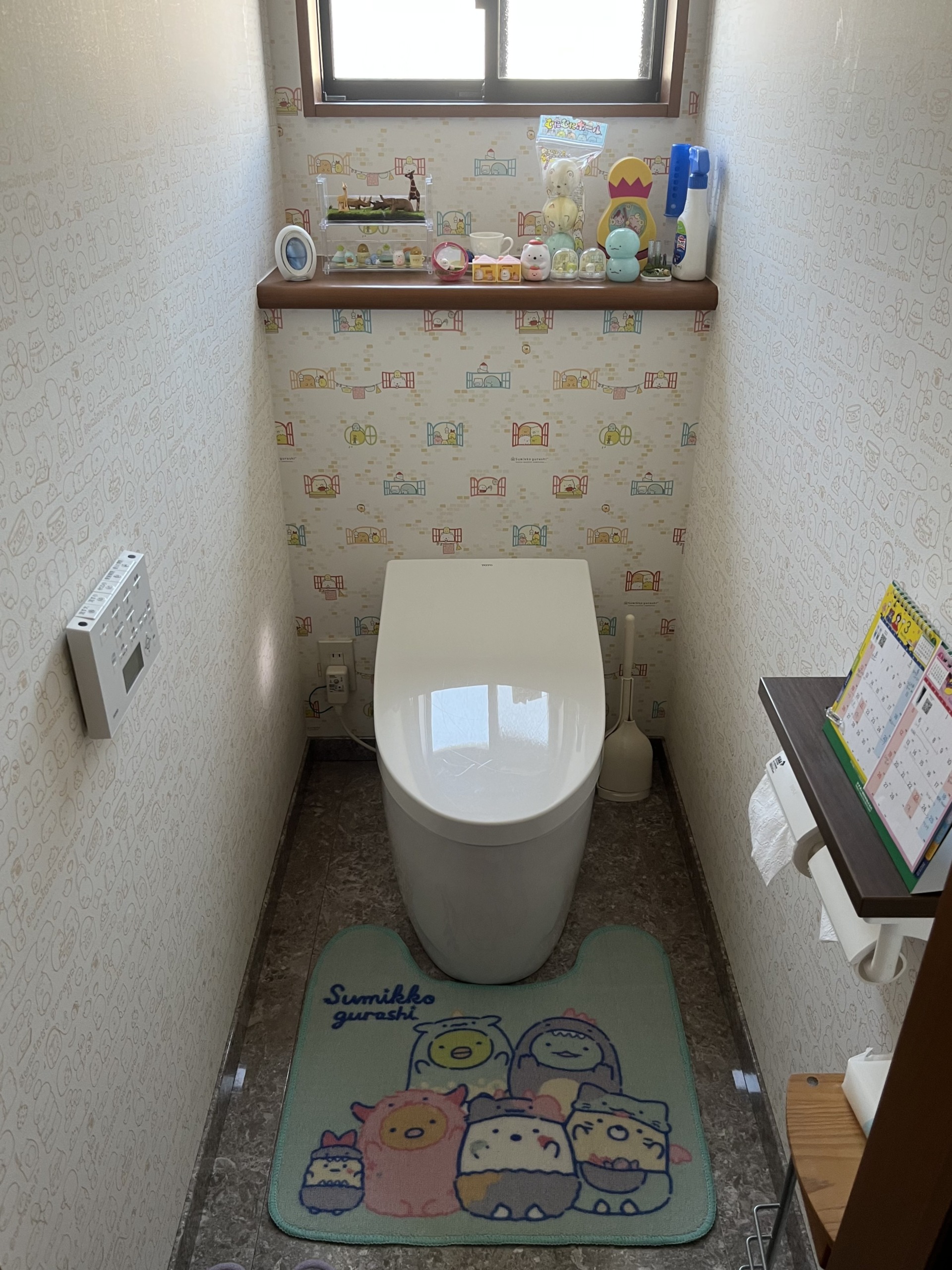 あなた好みの壁紙で、楽しいトイレ空間に