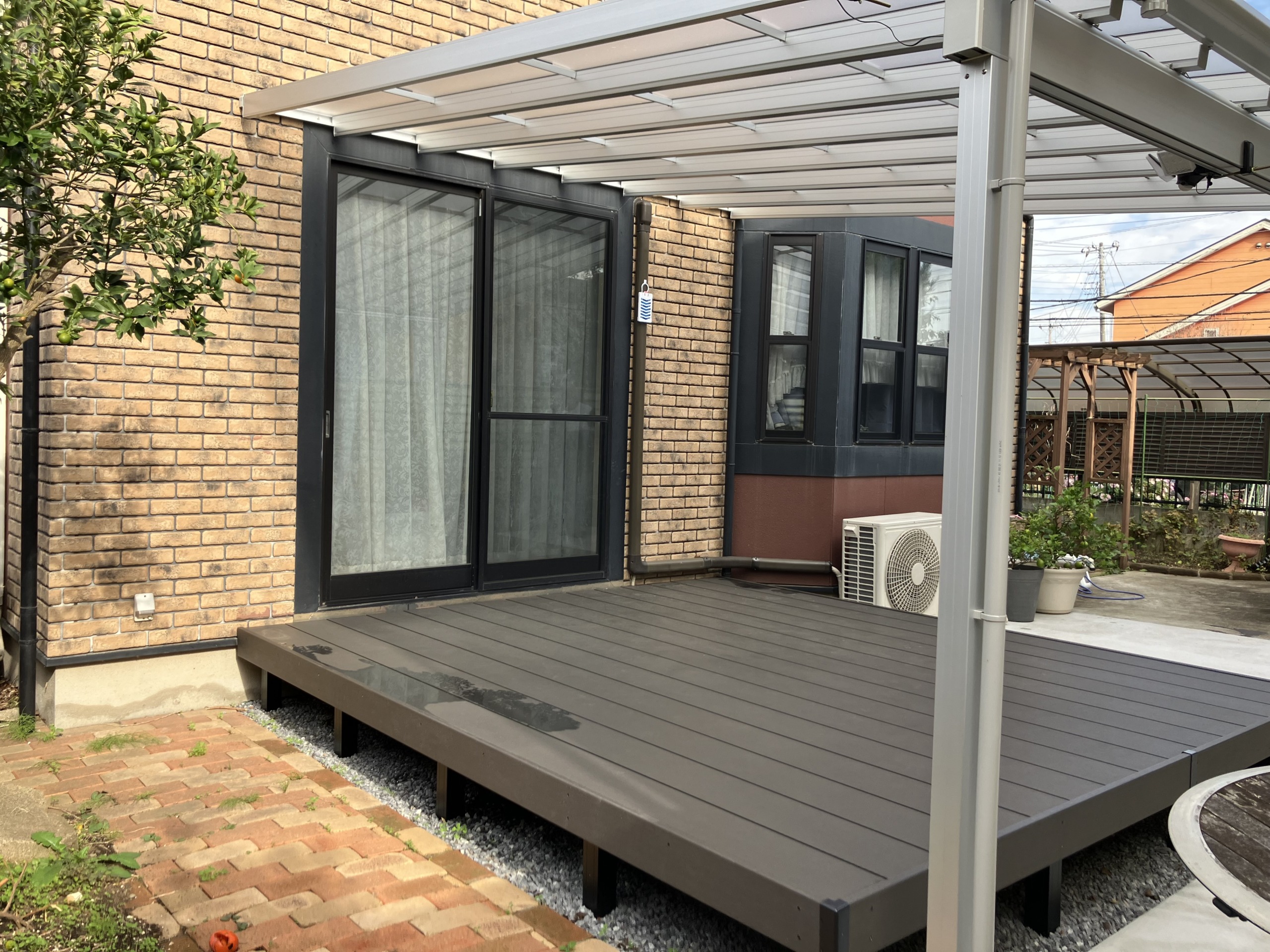 お庭のお手入れを楽に、ウッドデッキ設置で便利・快適な空間へ