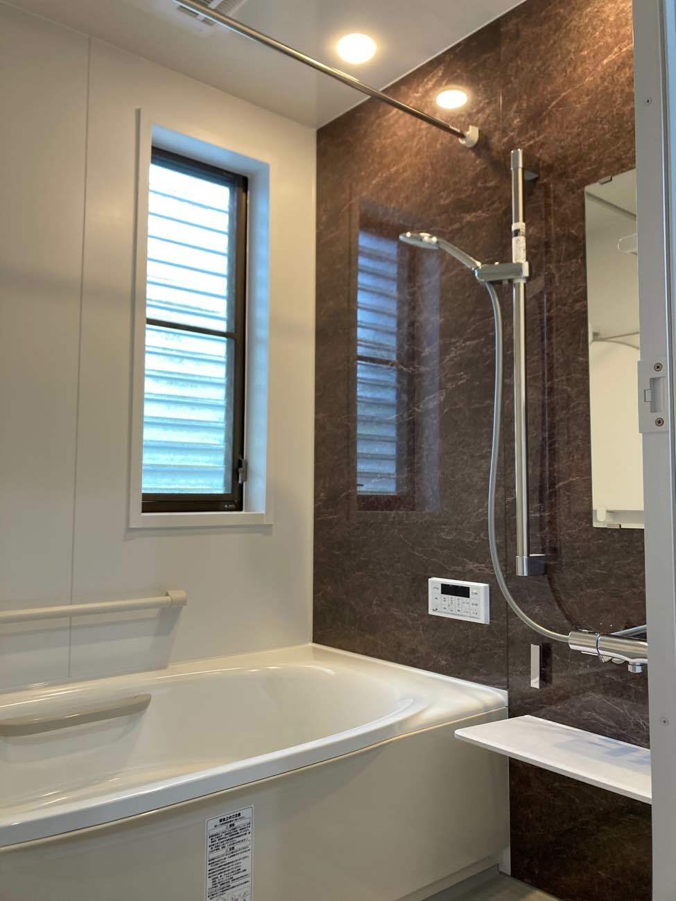 暖房機を入れ快適に、ご家族でくつろげる空間へ