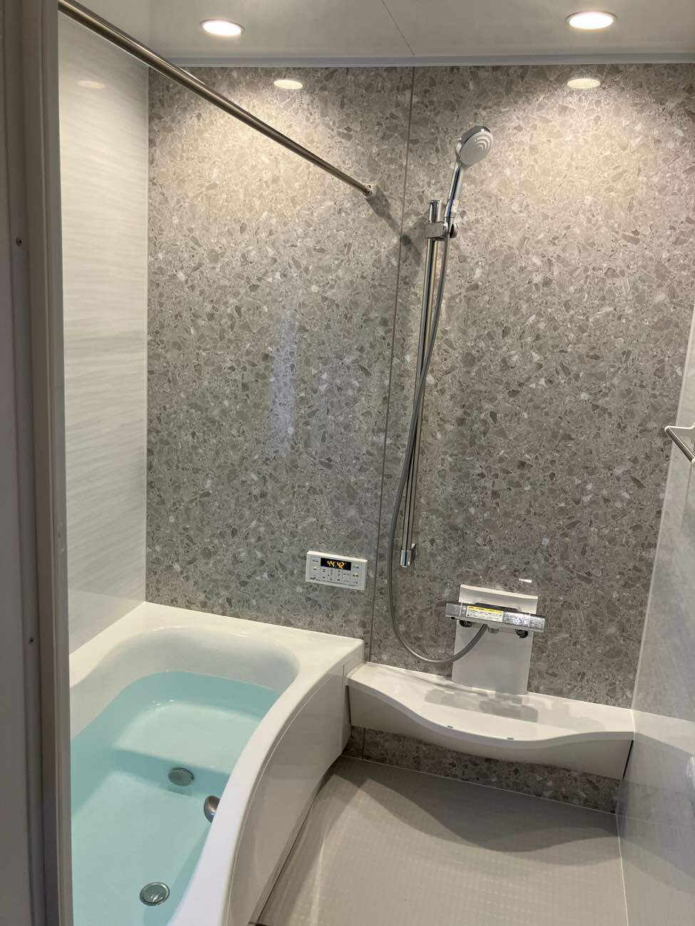 機能もデザインも妥協しない、“あたたかい浴室リフォーム”