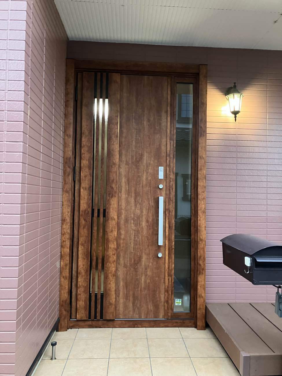 1日で交換！新しい玄関でわが家のカギはとってもスマート