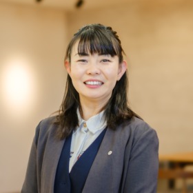 小林 友子