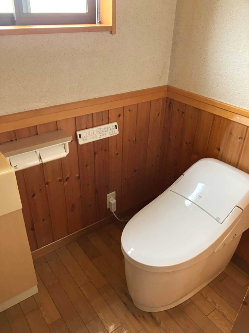 便座不具合をすぐ解消　1畳トイレのスピード交換