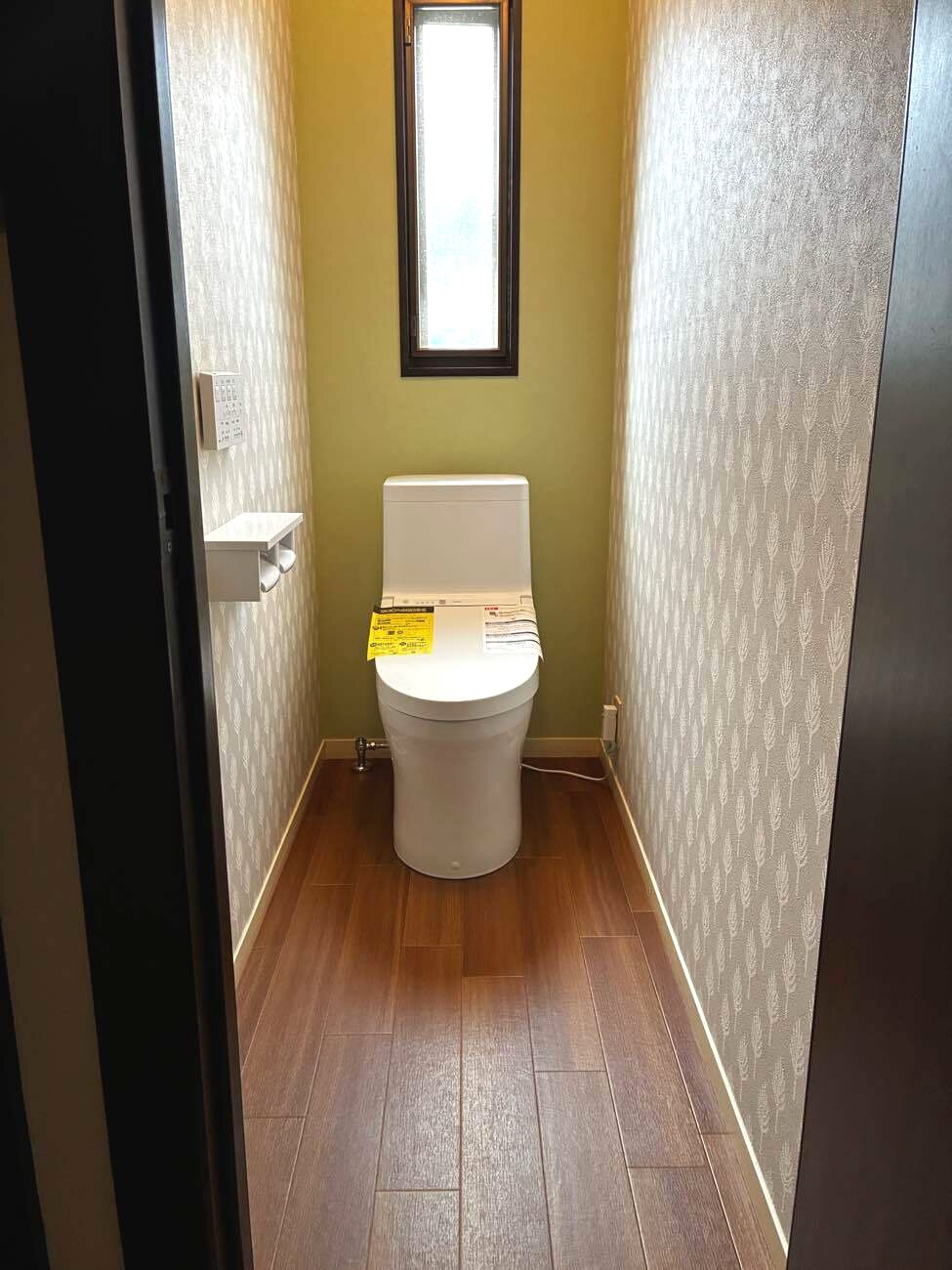 築31年戸建て、手洗い器不要と古い壁紙のトイレリフォーム