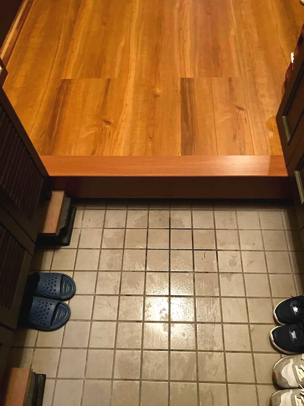 既存床に上張りでぐわつきを解消