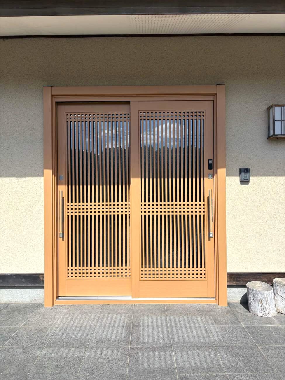 わずか1日で完了！戸建ての玄関ドア・浴室ドア